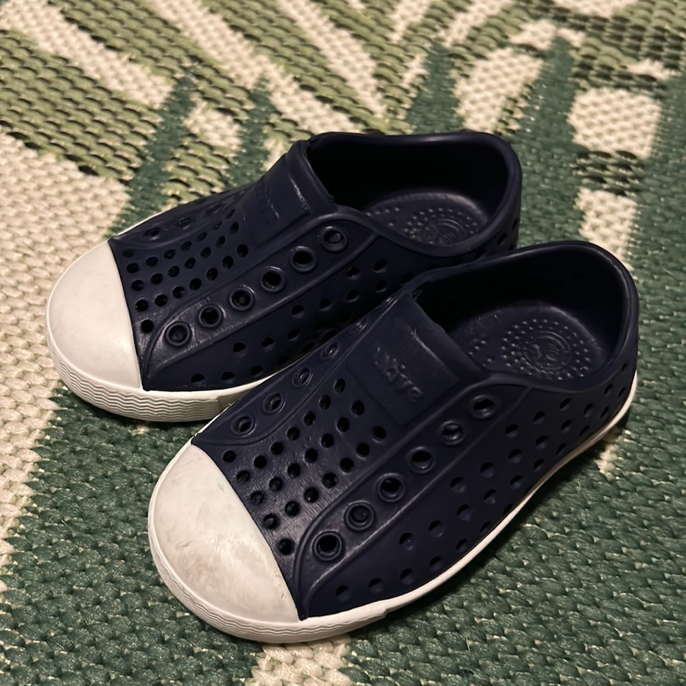 Crib size 5 Navy Natives
